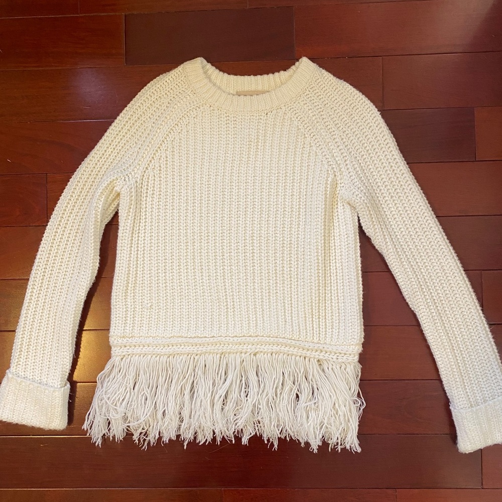 Cute white fray sweater size XS